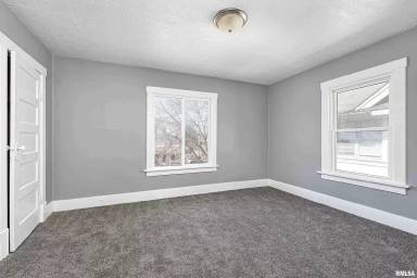 Main picture of 2209 Farnam St