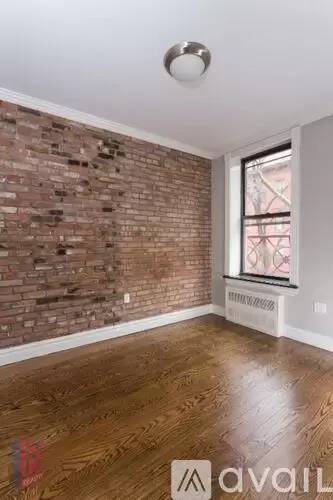 Main picture of 447 E 9th St