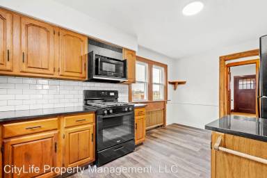 Main picture of 413 Reifert St