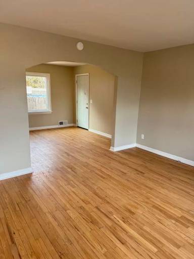 Main picture of 1204 N Main St