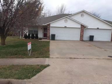 Main picture of 1167 N Boxley Ave
