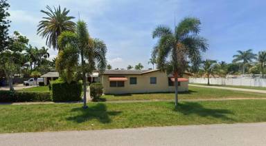 Main picture of 1120 N 14th Ave