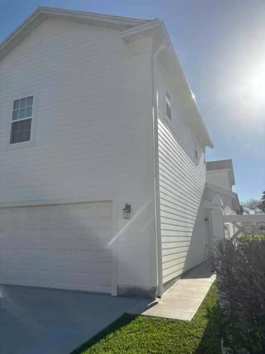 Main picture of 832 Runner Oak St