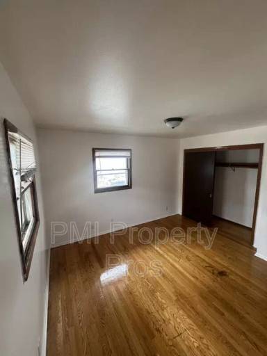 Main picture of 5817 N 76th St