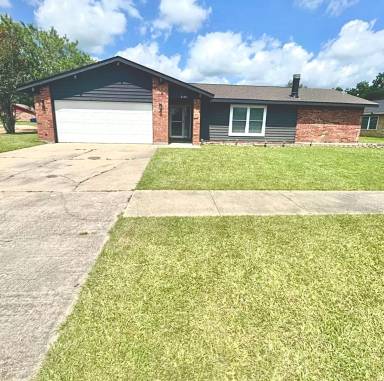 Main picture of 2101 Apple St