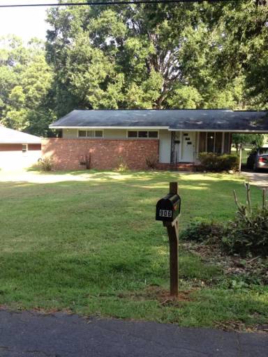 Main picture of 906 S Iredell Ave