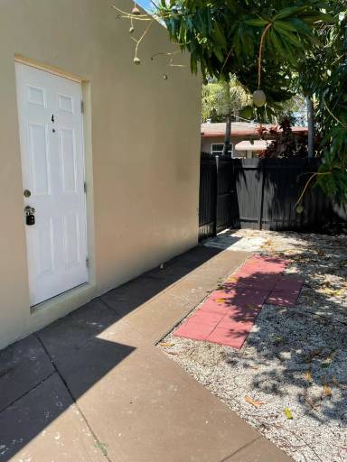 Main picture of 1948 Wiley St