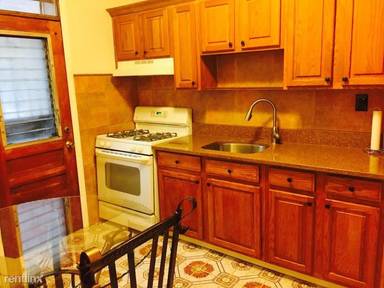 Main picture of 2459 32nd St