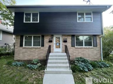 Main picture of 1811 Carl St