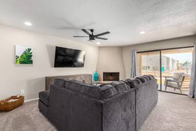 Main picture of 8301 N 21st Dr