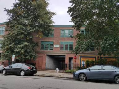 Main picture of 72 Pine St