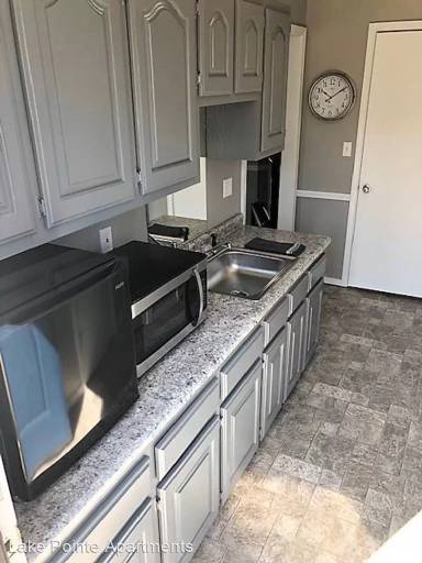 Main picture of Lake Pointe Apartments