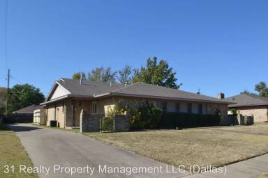 Main picture of 1802 Crescent Dr