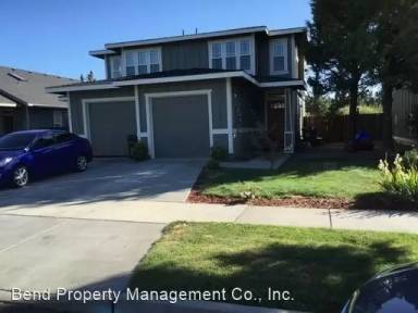 Main picture of 842 NE Hidden Valley Dr