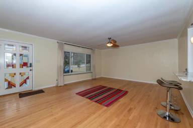 Main picture of 820 W Hills Rd