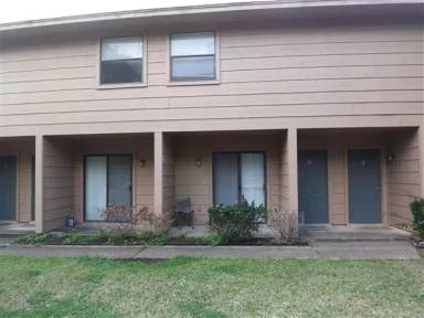 Main picture of 206 Lincoln Ave