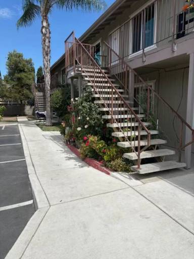 Main picture of 1362 N 8th St