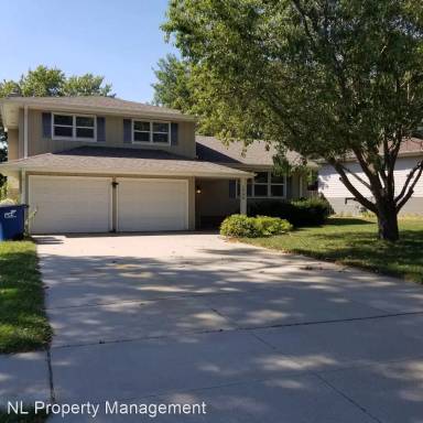 Main picture of 1522 S 139th St