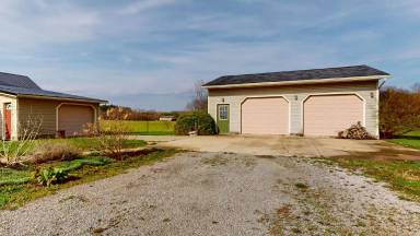 Main picture of 924 Lattimer Rd W