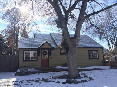 Main picture of 2715 W Woodlawn Ave