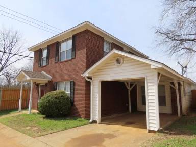 Main picture of 210 Summerset Ct