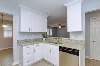 Main picture of 833 Little Bay Ave