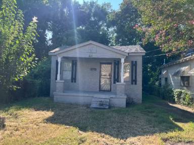 Main picture of 925 Lewis St