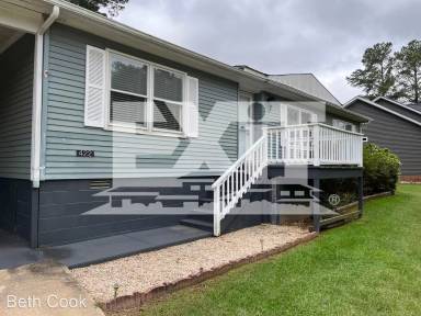 Main picture of 422 Tanglewood Dr