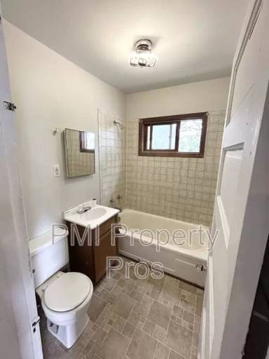 Main picture of 3307 N 24th Pl
