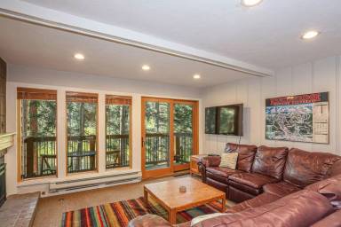 Main picture of 805 Columbine Dr