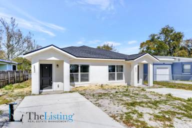 Main picture of 2802 Avenue M NW