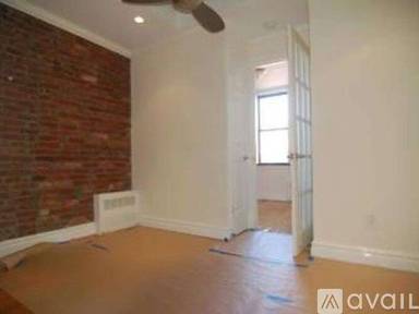 Main picture of 234 W 14th St