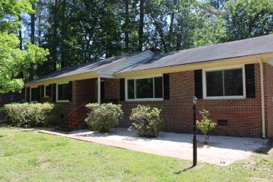 Main picture of 109 Hillcrest Ln