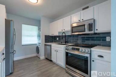 Main picture of 5207 N Flagler Dr
