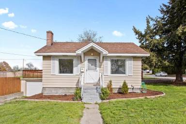 Main picture of 2219 S Freya St