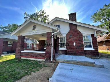 Main picture of 915 N Willett St