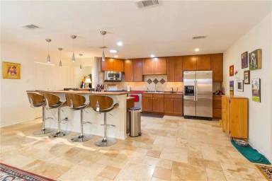 Main picture of 2011 Meadowridge Dr