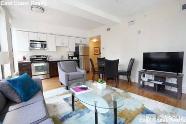 Main picture of 8 Winter St