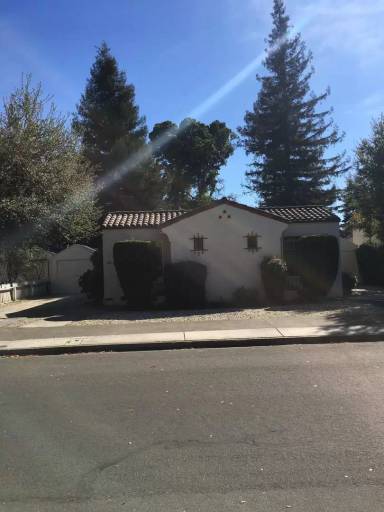 Main picture of 324 Lincoln St