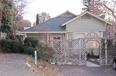Main picture of 81 E Church Ln