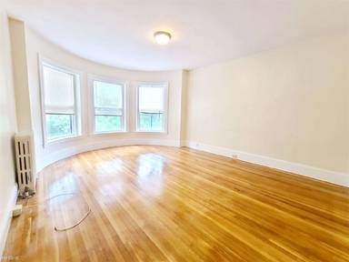 Main picture of 1476 Beacon St