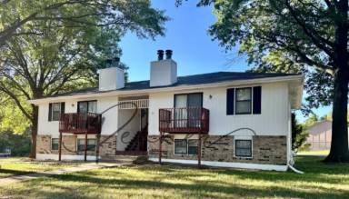 Main picture of 711 NE Barnes Dr