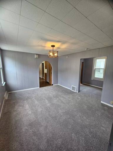 Main picture of 3663 E 54th St