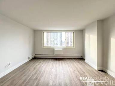 Main picture of 1344 N Dearborn St