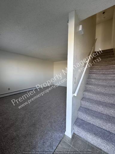 Main picture of 3249 Main St