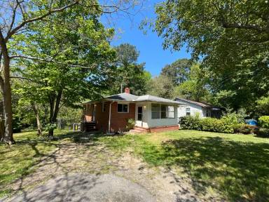 Main picture of 2321 Stroller Ave