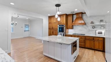 Main picture of 3644 Hyacinth Ave