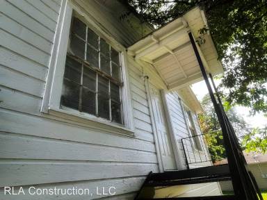 Main picture of 917 Division St