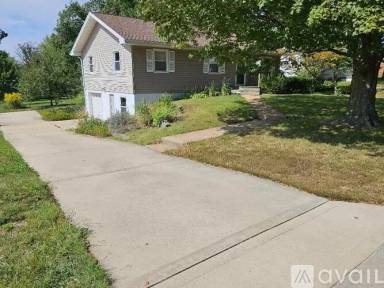 Main picture of 117 Lowell Ct