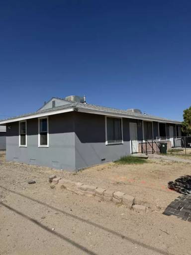 Main picture of 251 Juniper St